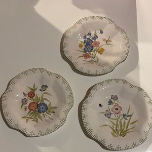 Home Interiors Floral Scalloped Accent Plates in White with Pastel Floral Design